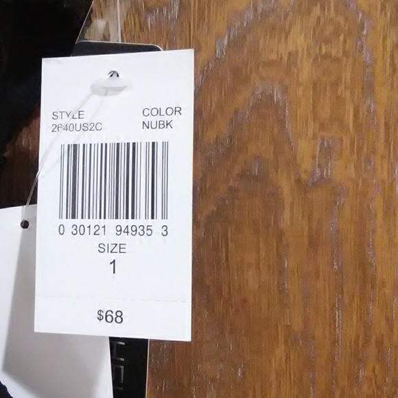 Dress - Picture 3 of 3